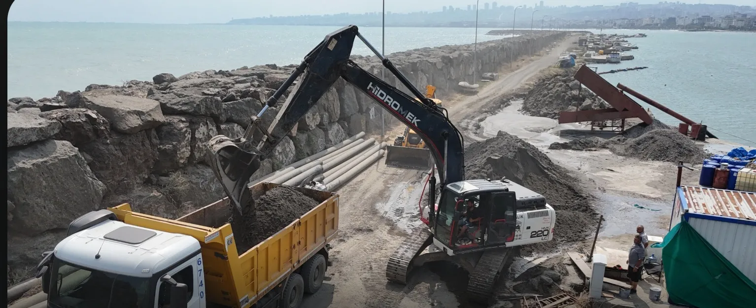SAMSUN BÜYÜKŞEHİR’DEN ÖRNEK ÇEVRE ÇALIŞMASI! DENİZ TABANI YENİLENİYOR, KIYILAR GÜÇLENİYOR